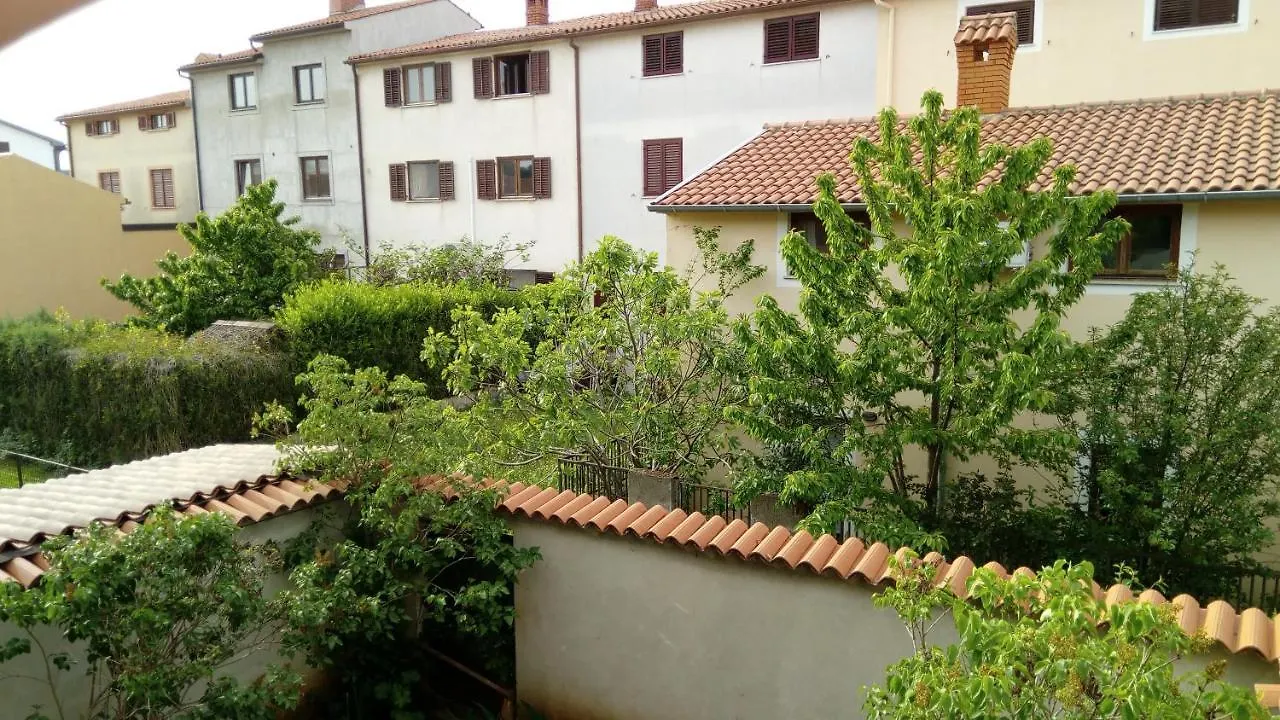 Apartments Zlatko Pula 0*,